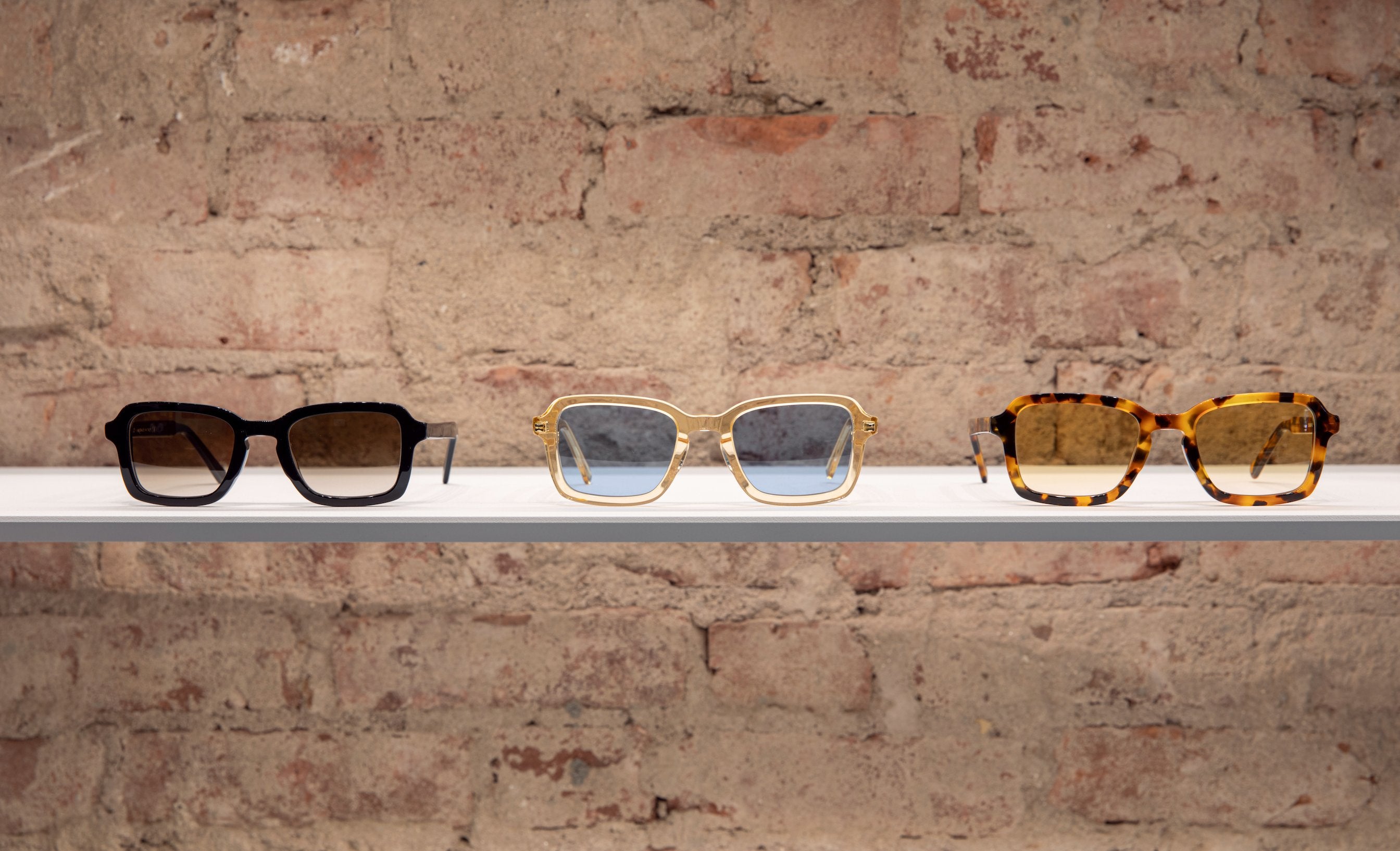 EYEWEAR